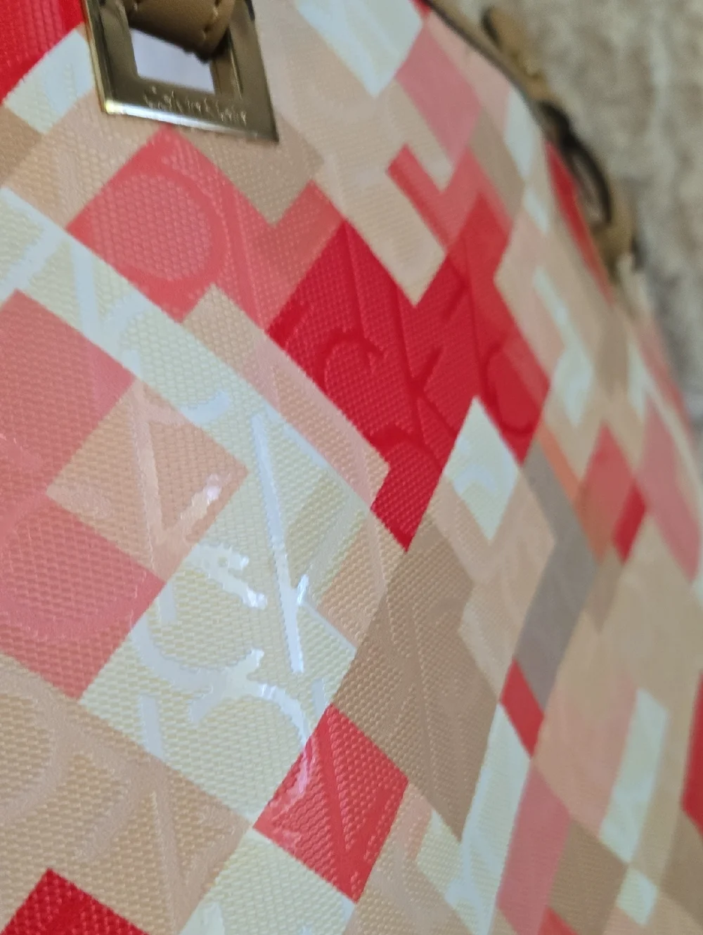 Women’s Geometric Pink & Red Tote Bag (FREE BEAUTY GIFT INCLUDED) - Picture 9 of 9